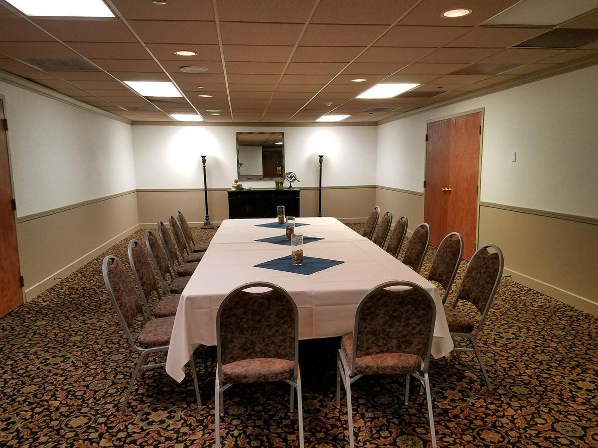 And Conference Center Hotel Okoboji