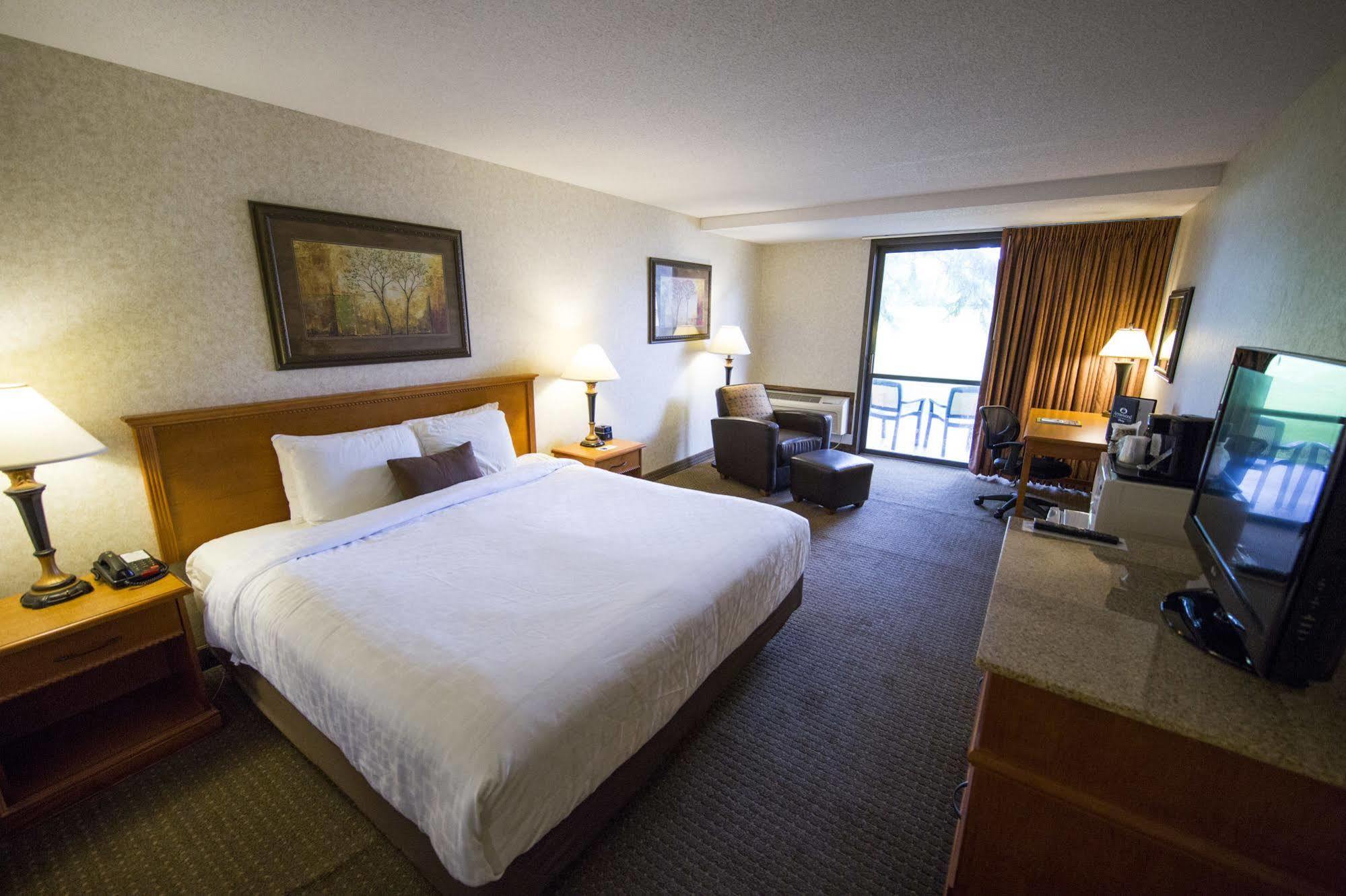 And Conference Center Hotel Okoboji